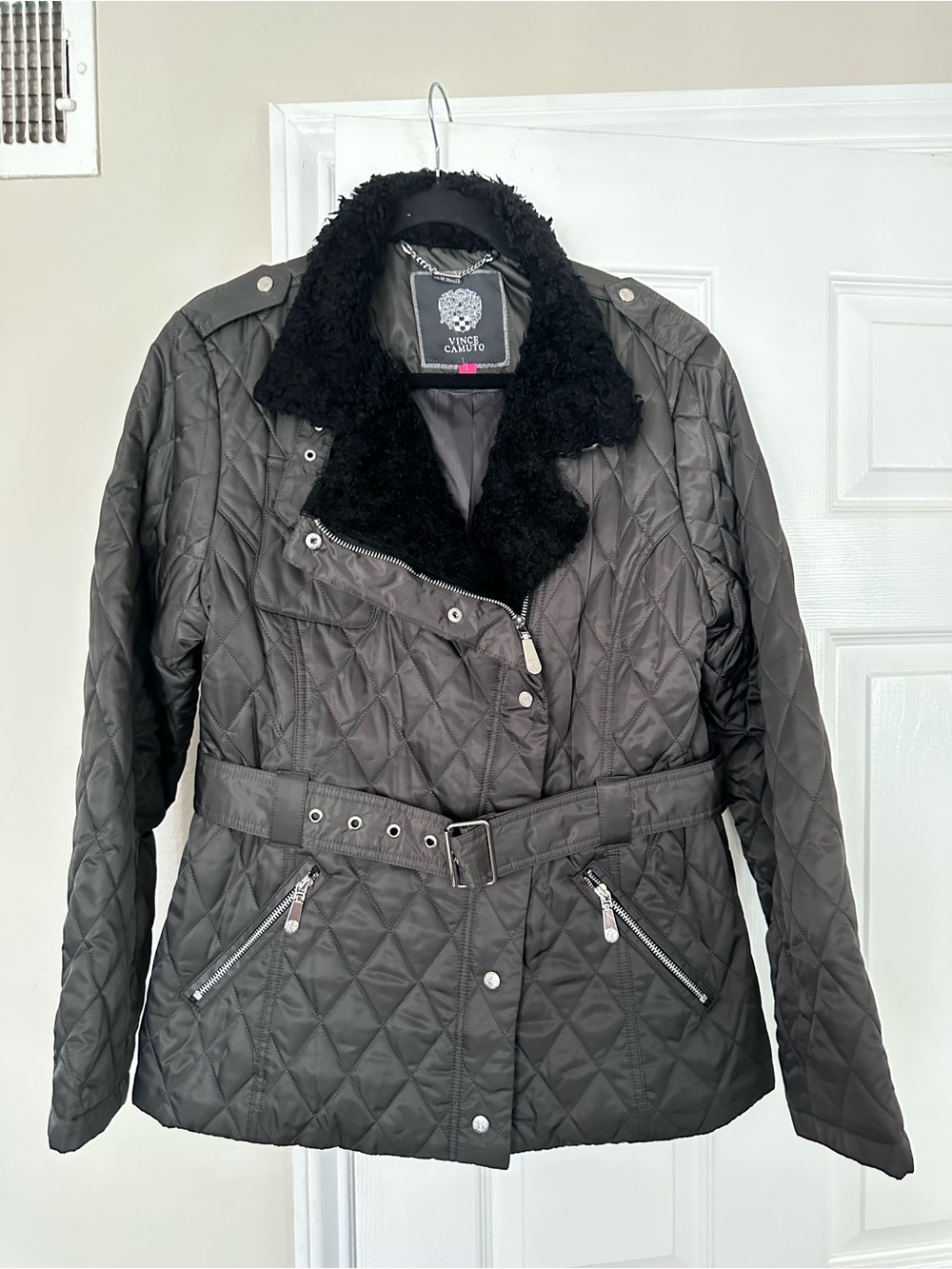 NWT VINCE CAMUTO Quilted Belted Jacket with Faux Shearling Collar